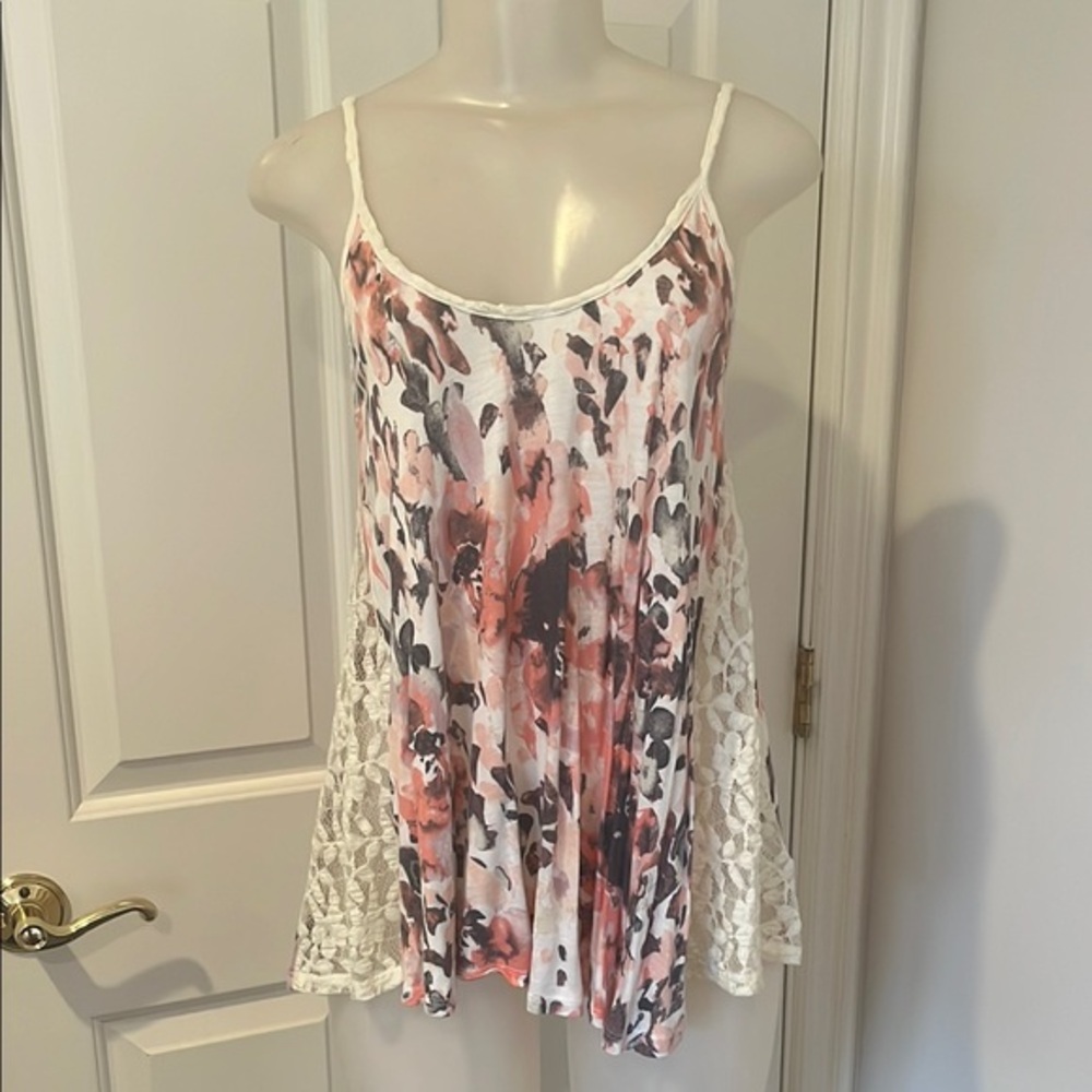 Kimchi Blue Asymmetrical Pink and Black Camisole size Small